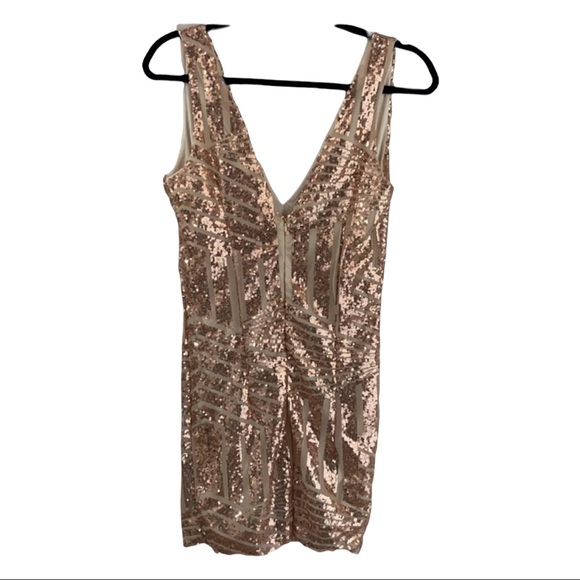Dresses & Skirts - Sequin cocktail dress